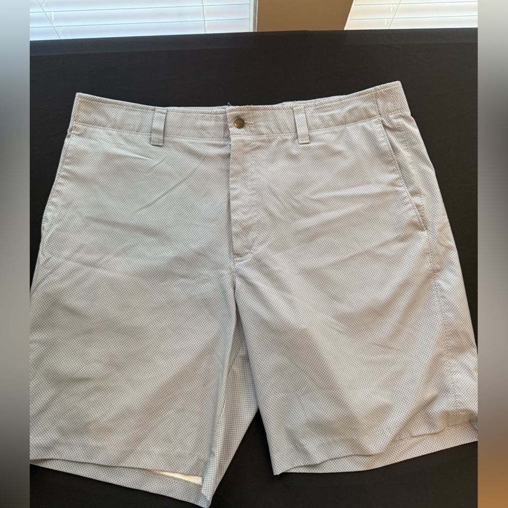 Callaway Men's Flat Front Shorts - Light Gray